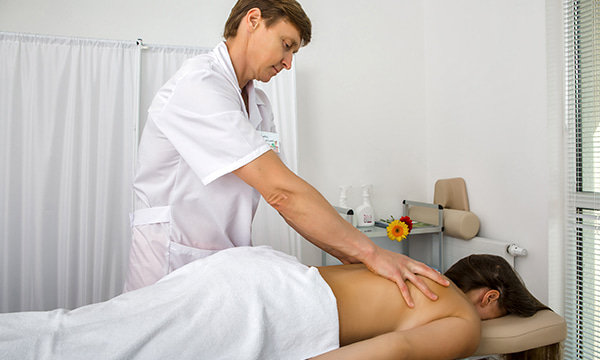 Массаж плечевого сустава медицинский (верхней трети плеча, области сустава и надплечья) - 1,0 ед. Массаж плечевого сустава медицинский (верхней трети плеча, области сустава и надплечья) - 1,0 ед.